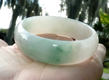 imperial green jadeite jade bangle